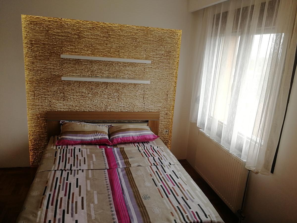 Apartment Aleksija Ниш Екстер'єр фото
